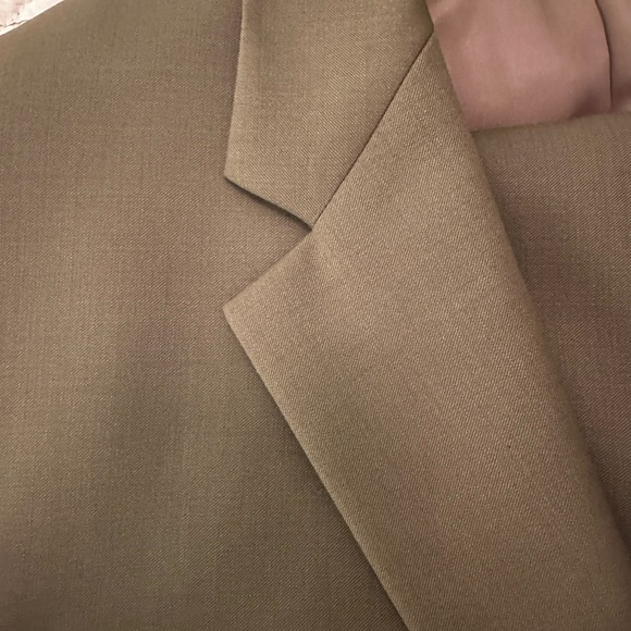 Gorgeous Ralph Lauren 100% Wool Suit in a Grey/Taupe. Men’s Size 46R. - Picture 11 of 11